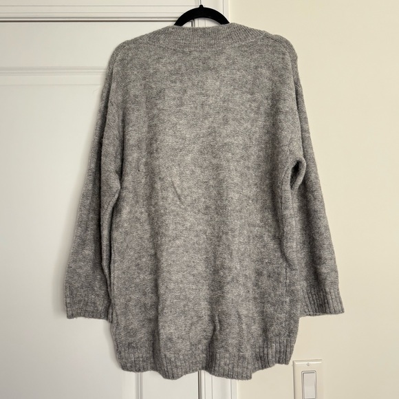 H&M Heather Gray V-Neck Sweater - Picture 2 of 8